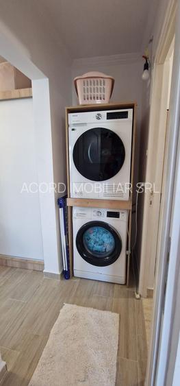 Poarta 6, 3 camere decomandate etajul 1. - 15