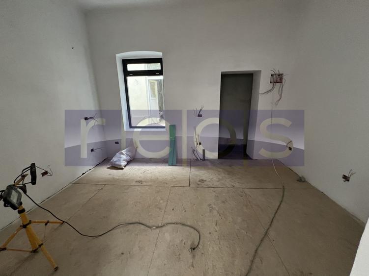 IMOBIL MIXT | ROSETTI | 500 MP | RENOVAT | 2 CORPURI + SUBSOL + CURTI INTERIOARE - 7