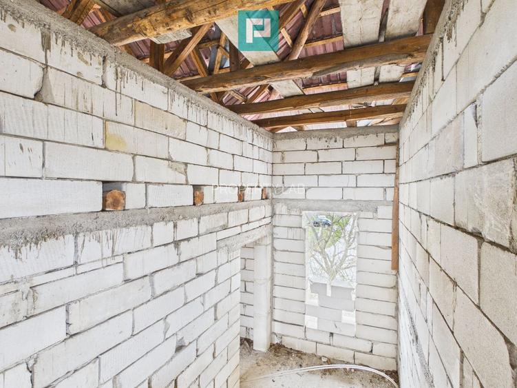 Casă la roșu în localitatea Almaș, Arad. - 13