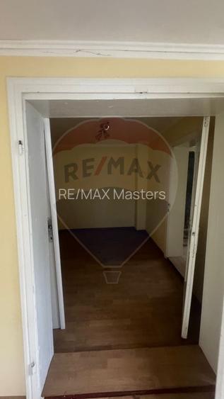 Casă / Vilă cu 3 camere de vânzare în zona Burdujeni - 5