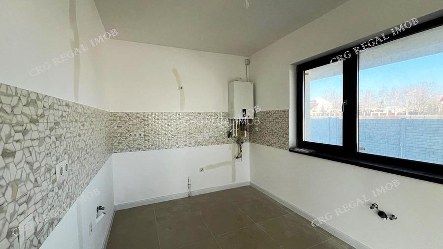 De Vanzare Comuna Berceni Casa Deosebita 4 camere 3 bai Strada Asfaltata - 2