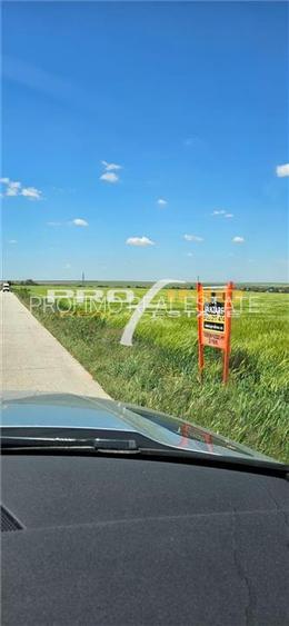 Plaja Corbu-Teren 4200mp. la numai 8 euro /mp. Soseaua asfaltata - 2