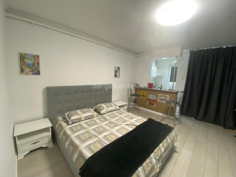 Proprietar-Garsoniera renovata mobilata si utilata et. 1 - 2