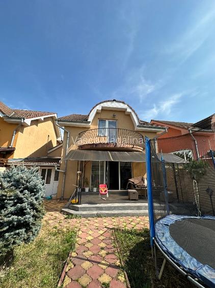 Casa situată în spatele primăriei aproape de centru  - 10