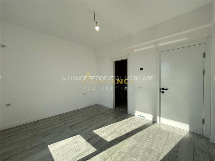 Casa Individuala de vanzare - Teren 350 mp | 4 camere - 3 bai - 9