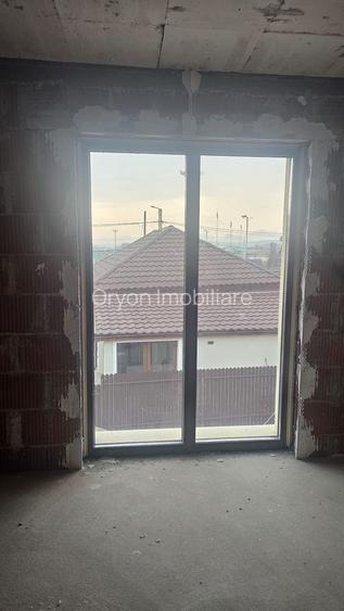 Casă P + 1, central, vis-a-vis de Stadionul Municipal - 9