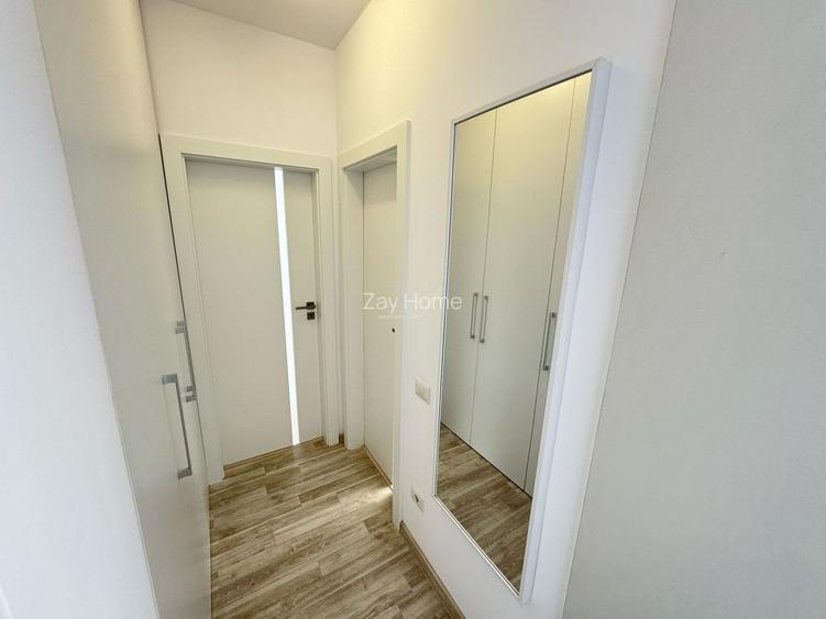 Vis a vis de Esso. Lift. Mijloc transport in fata. Loc de parcare. - 14