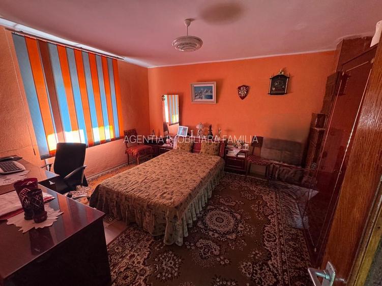 85.000 Euro- casa +magazin+garaj in com Smardan, sat Cismele, - 11