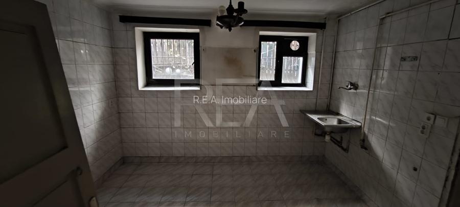 Casa cu 9 camere, Parcul Carol - 13