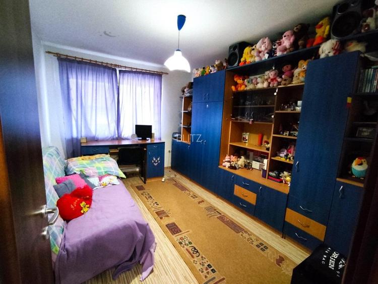 Apartament 3 camere, 82mp+ 60mp pod cu CF, 2 bai, parcare, zona Porii - 7