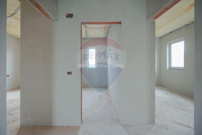 De vânzare casă semifinisată cu 3 camere, 455 mp teren, în Cihei - 2