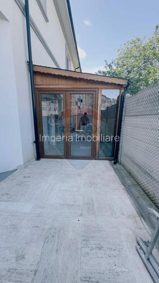 Proprietate premium în Filiași, locuință de lux cu spații comerciale - 55