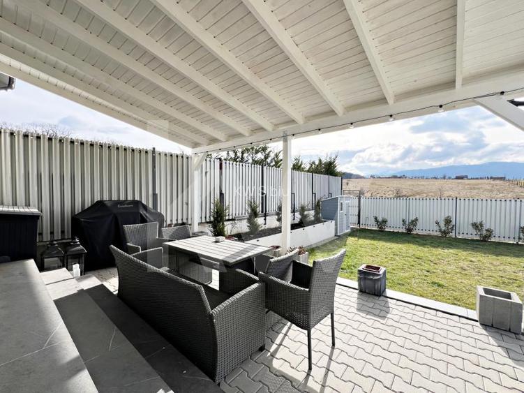 Casa noua 4 cam. moderna, mobilata si utilata, curte. 10 min. de Sibiu  - 28