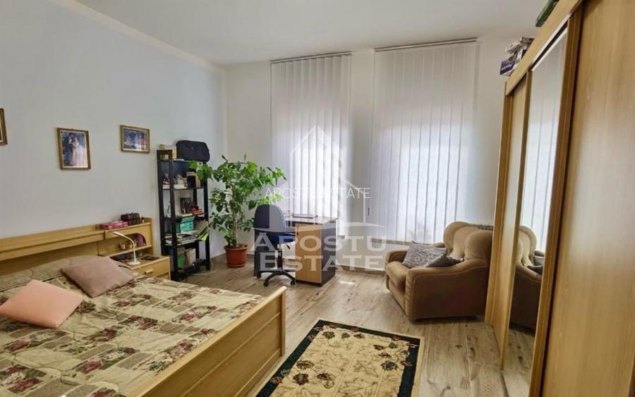 Casa cu 4 camere, , centrală proprie ,zona Parneava - 2