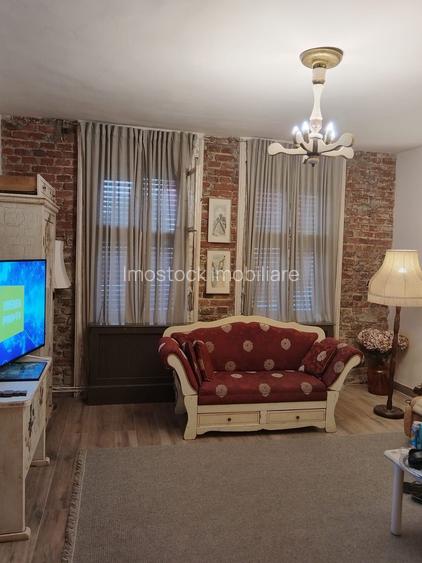 Casă -zona Liviu Rebreanu - 24