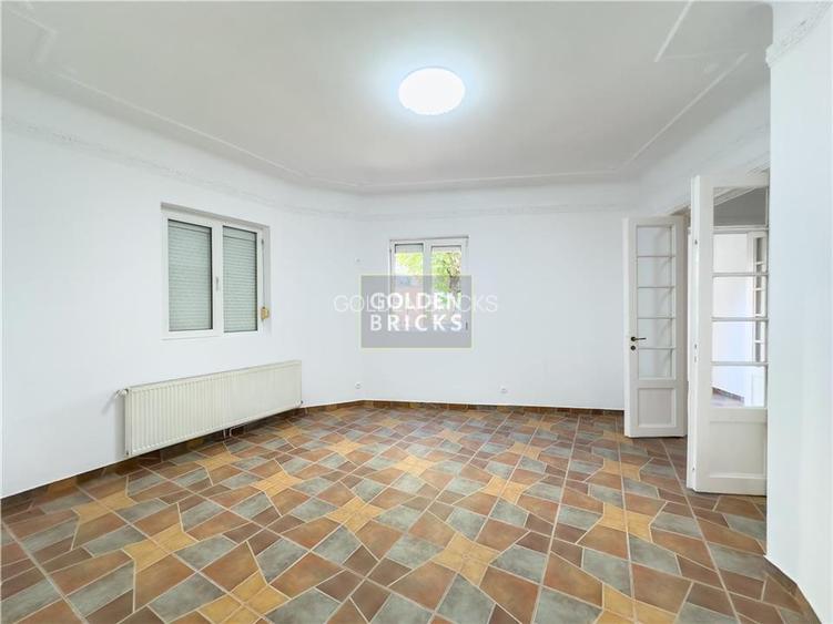 Parcul Circului | La bulevard | Vila individuala | 5 camere - 5