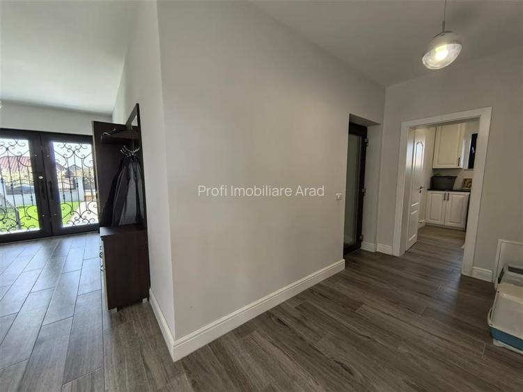 Vila impunatoare cu 6 camere spatioase in stil american - 7