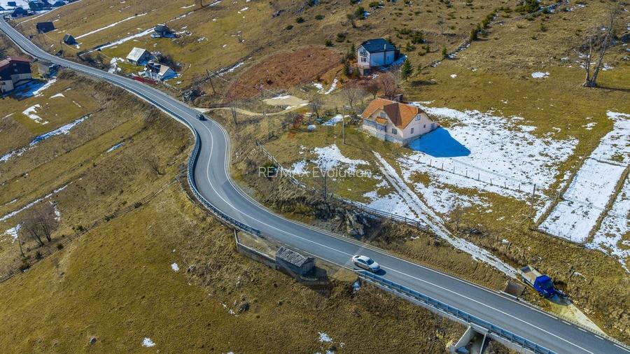 Teren intravilan CU PRIVELISTE DE POVESTE- Fundata- Romania - 10