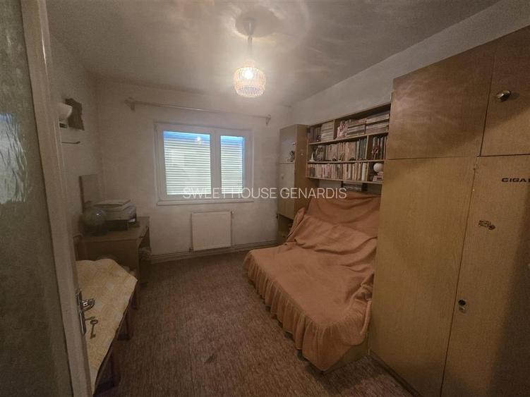 Apartament cu trei camere in zona centrala - 10