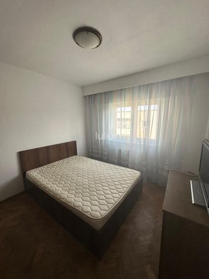 DIRECT PROPRIETAR - Apartament 3 camere decomandat, infrastructură tehnică solid - 2