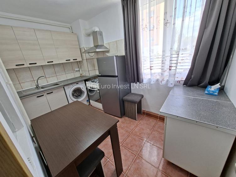 Inchiriez Garsoniera in Tractoru, aproape de Coresi, cu parcare - 3