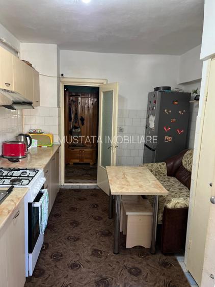 - Etaj 1 - Apartament 3 camere, cu surafata 79mp, Zona Calarasi 4. - 7