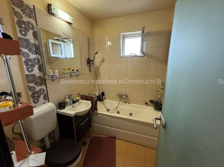 Decomandat si spatios - 12