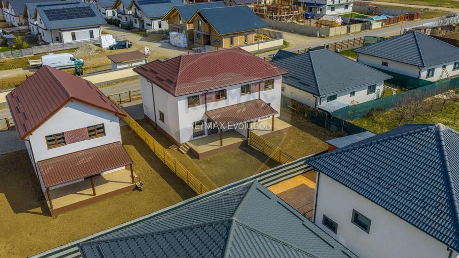 DUPLEX 8 camere de vanzare| Constructie noua| Izvor, BV | Comision 0% - 2