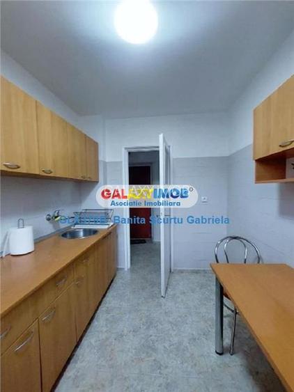 Vanzare apartament  de 2 camere renovat,, etaj 3, zona Diham - 6