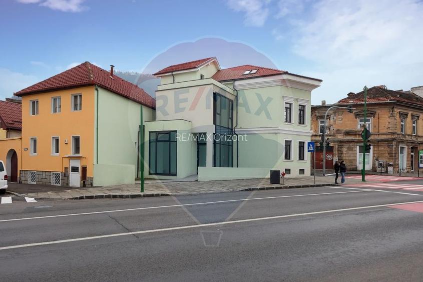 Constructie comerciala P+2 funcțiuni mixte  - str. Iuliu Maniu - 2