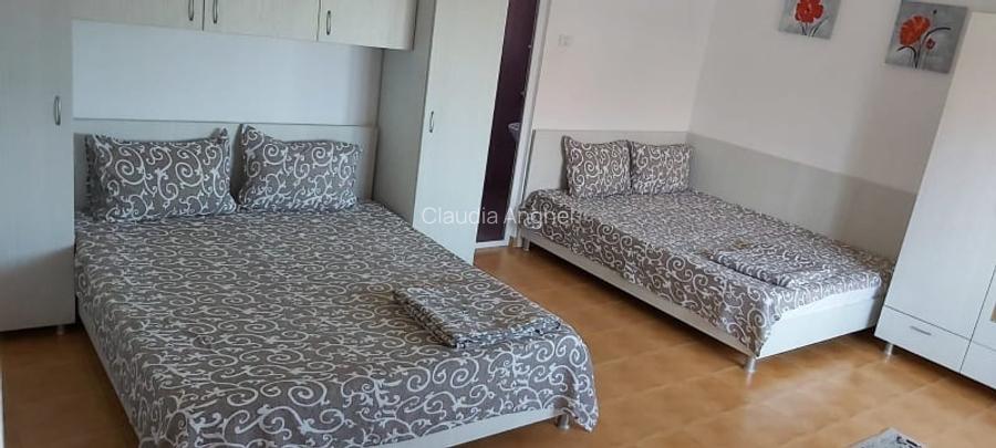 Vanzare pensiune 8 camere, 2 Mai  - 12