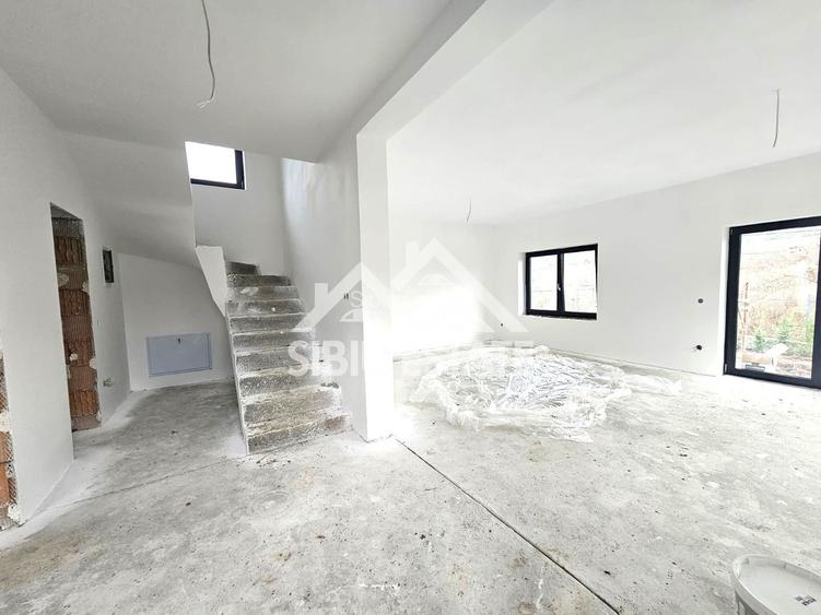 Casa Sibiu, Poplaca 4 camere, 3 bai, terasa si curte NOU - 3