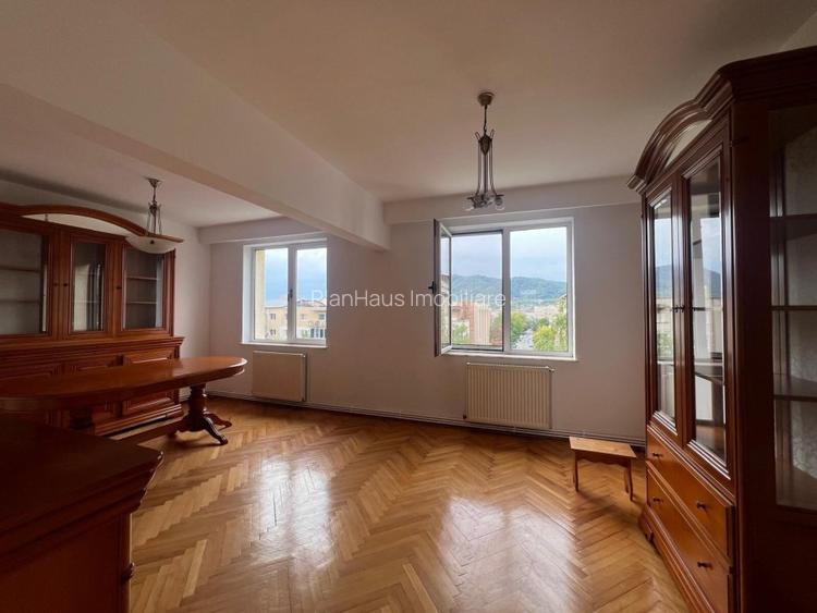 Apartament cu garaj ultracentral zona Mc Donald s Unirii , 4 camere  - 10