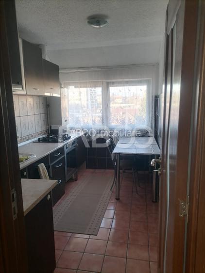 Apartament 3 camere decomandat cu balcon de inchiriat - 11