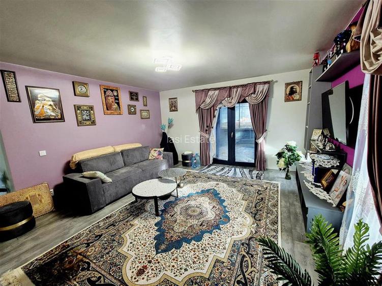 Casa individuala de vanzare cu priveliste frumoasa si garaj - 3