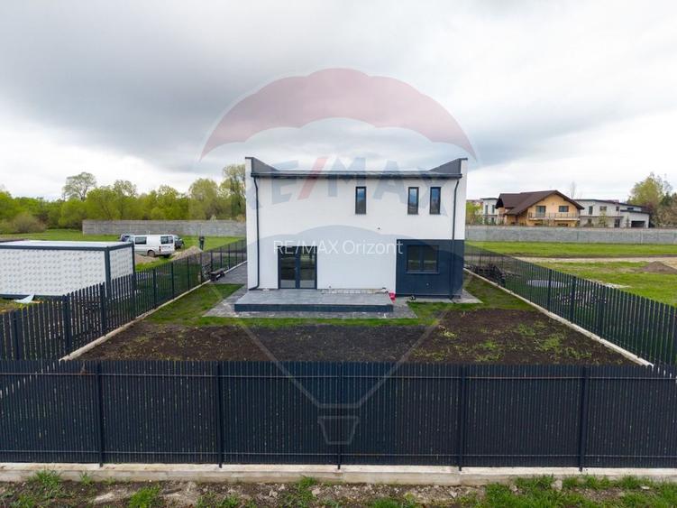 Vila moderna cu 4 camere,  P+E - teren 501 mp - 18