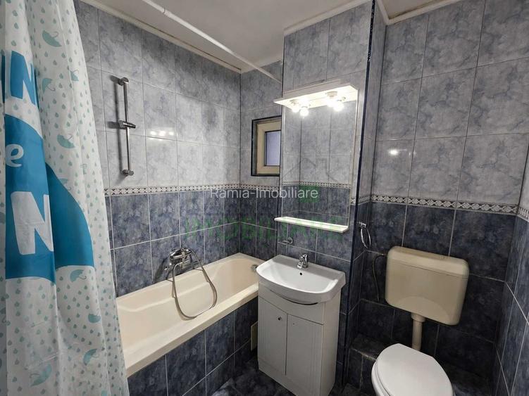 Apartament 3 camere , Răcădău, 64 mp utili, Balcon închis 11 mp - 2