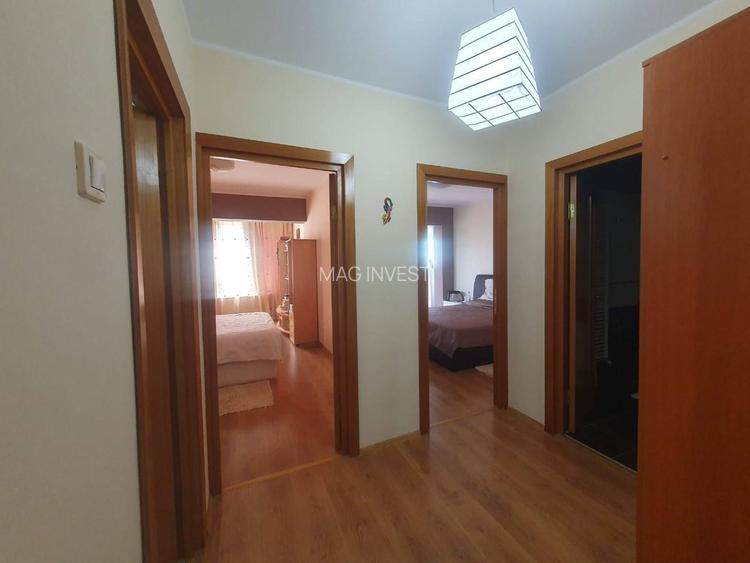 De vanzare – Apartament 3 camere -Complex Vega, Strada Tecuci - 10