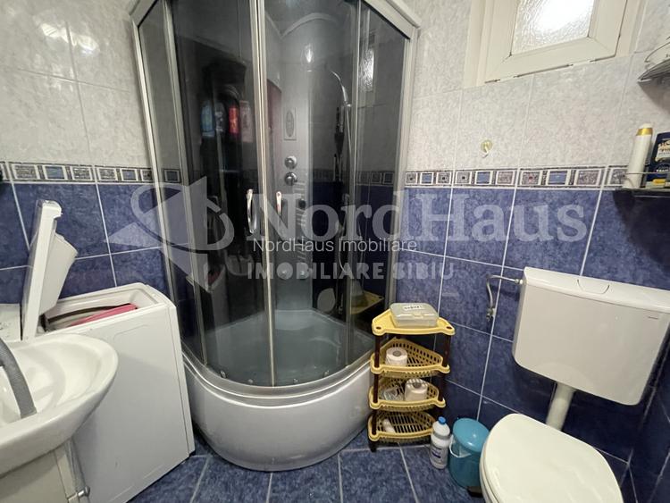 Garsonieră decomandată | curte privata |  loc de parcare - 12