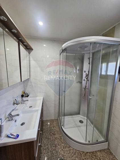 Casă solidă din cărămidă, mobilată, garaj, teren generos – Tarcău - 37