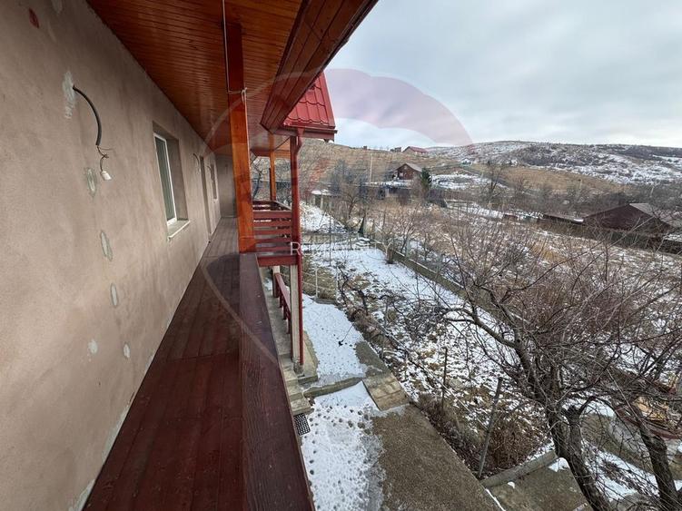 Casă / Vilă cu 6 camere de vânzare în zona Darmanesti - 51