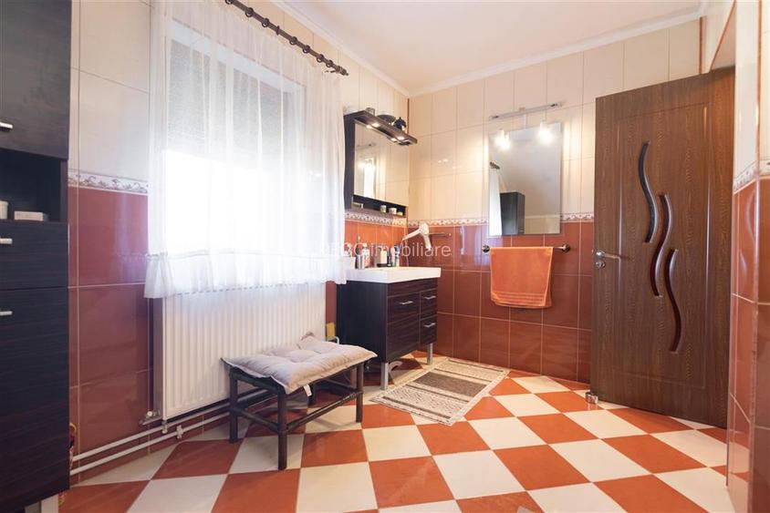 Casa P+M cu 4 camere+living+loc de luat masa in Santion - 29