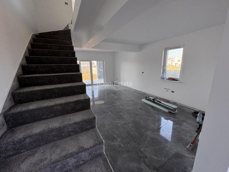 DIRECT DEZVOLTATOR, SUPRAFATA GENEROASA, MODERN - 4