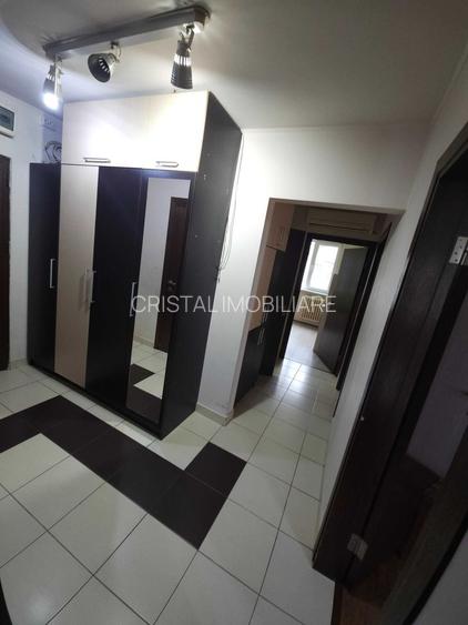 Vanzare apartament 3 camere Titan- Aleea Giurgeni, boxa, posibilitate centrala - 2
