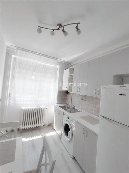 Apartament proaspat renovat 2 camere Calea Bucuresti - 3