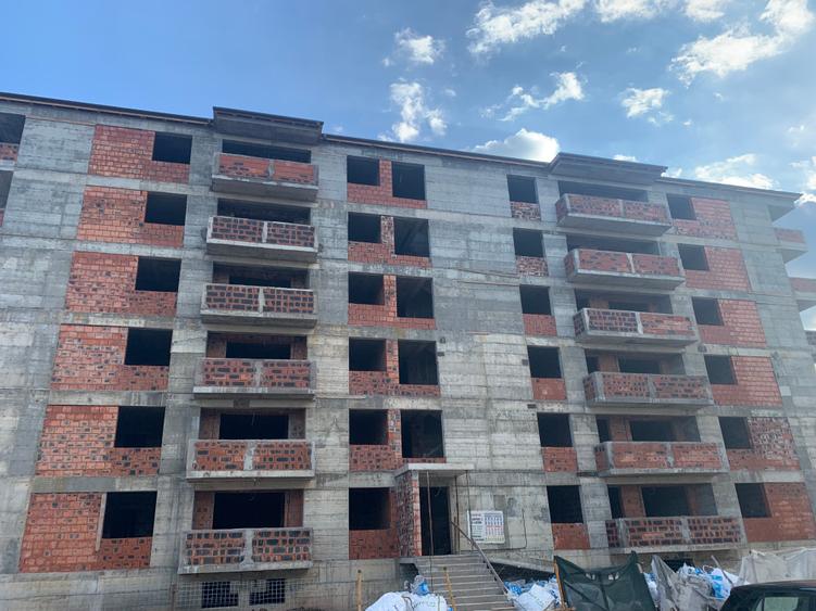 Garsoniera decomandata, bloc nou metrou Berceni-500 metri