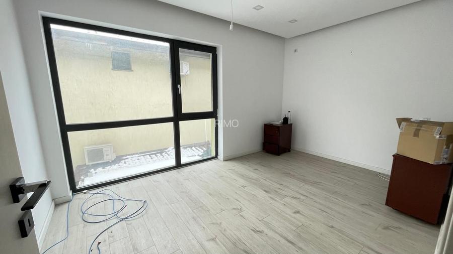 VILA DE INCHIRIAT PARCARE   BIROURI ZONA  PIPERA - 11