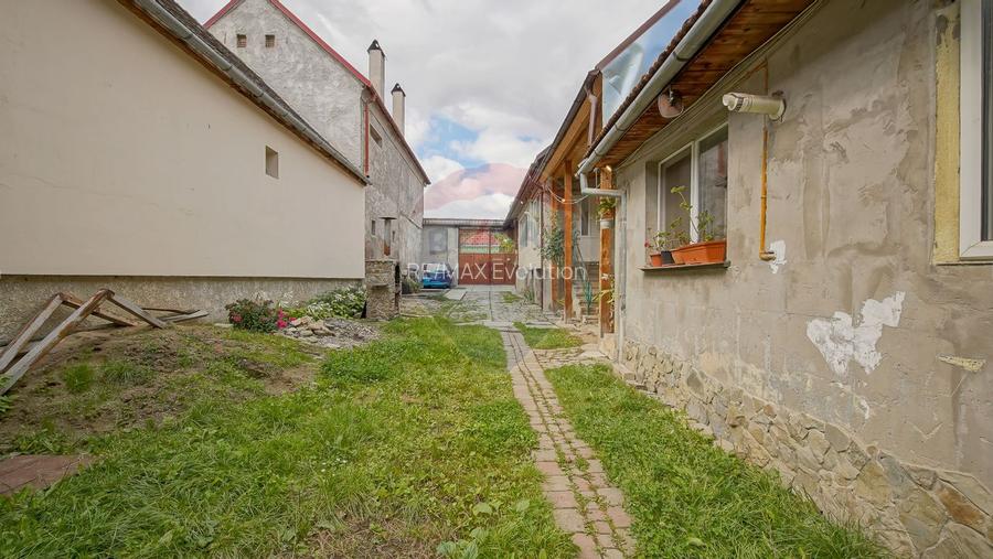 Casa spatioasa cu teren generos, in zona centrala a Sacelelor - 35