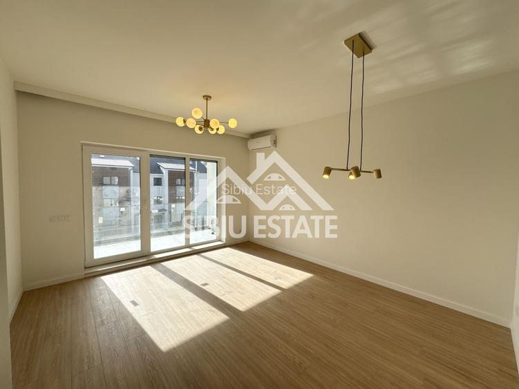 Apartament 2 camere cu balcon de 7.29 mp, aer conditionat - 7