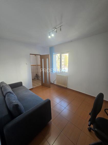 Garsoniera 5 minute metrou 1 Decembrie - 2